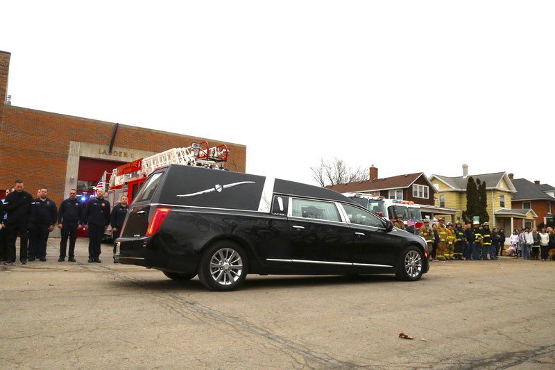 Community gathers to show respect for fallen firefighter